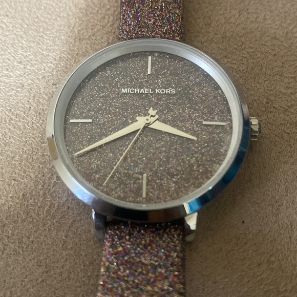 Brand New Michael Kors Watch - Picture 3 of 5